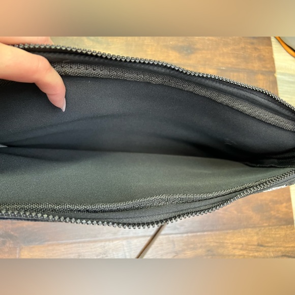 VS PINK Bling Campus Laptop Sleeve - Picture 4 of 8